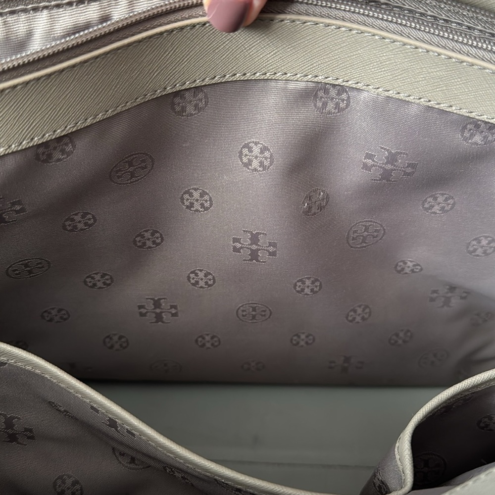 Tory Burch York Tote - Picture 3 of 9